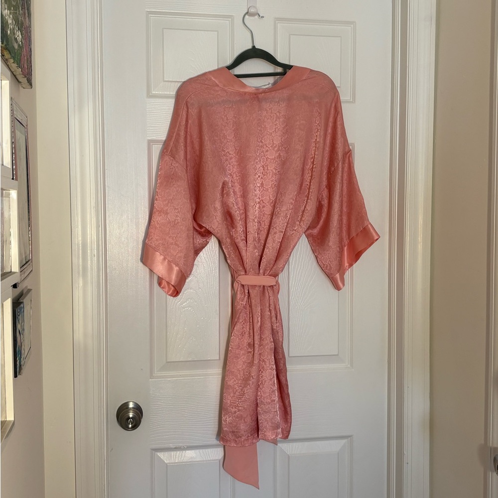 Pink Satin Lingerie Robe with Floral Pattern - Picture 2 of 6
